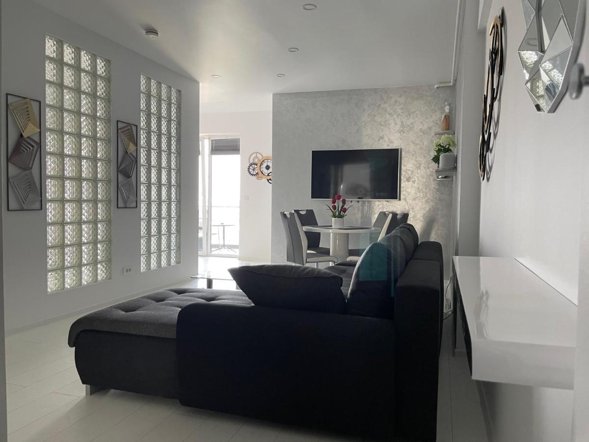 Luxury Westpark 2-room Lakeview W5 * Bucarest