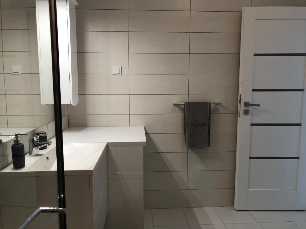 Luxury Westpark 2-room Lakeview W5 Bucarest