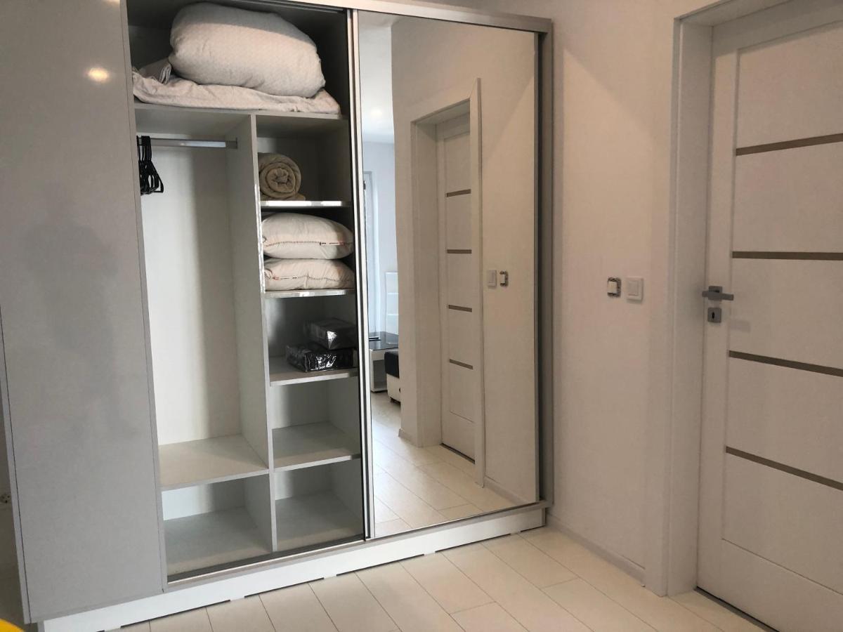 Luxury Westpark 2-room Lakeview W5 Bucarest